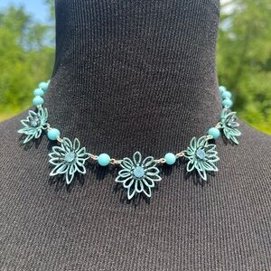 Vintage blue stone flower/metal necklace